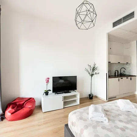 Wola Expo View By Bookinghost *