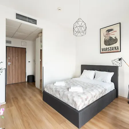 Wola Expo View By Bookinghost ワルシャワ