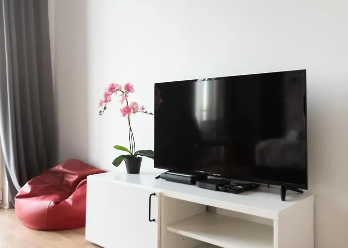 Wola Expo View By Bookinghost *